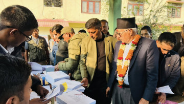 शेखर कोइरालाले गराए मोरङ ६ बाट उम्मेदवारी दर्ता 