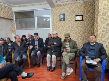 कांग्रेसको आन्तरिक संकटबारे डा. शेखर कोइरालाद्वारा नेताहरूसँग छलफल, एकतामा जोड