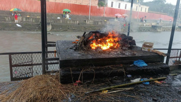 हजाराैँको भिडमा गोली लागेर ढलेका श्रीयमको अन्त्येष्टिमा परिवारमात्रै, तस्वीर भाइरल भएकोमा परिवारको दु:खेसो