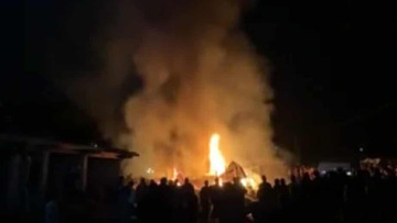 अछामका आगलागी पीडितलाई प्रदेश सरकारले ८ लाख सहयोग गर्ने