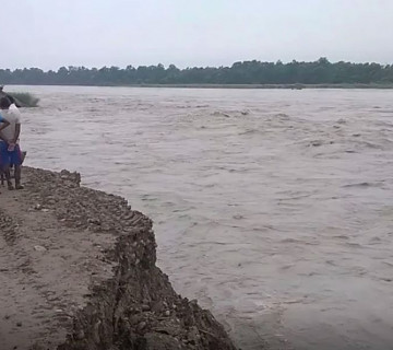 नदी तटीय क्षेत्रमा बाढीको त्रासः न लाग्छ निद्रा, न भोक