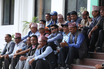 दलका कार्यालय घेर्ने रणनीतिमा शिक्षक महासंघ, आज कांग्रेस पार्टी कार्यालयमा धर्ना (तस्वीरहरू)