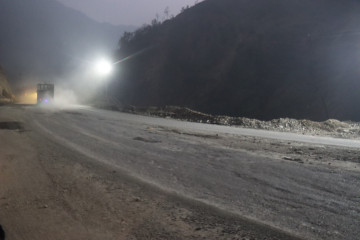 तुइनखोलाको पहिरोमा ‘फ्लड लाइट’ जडान