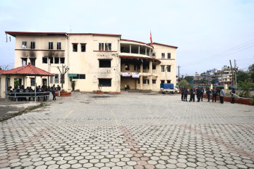 जलेको एमाले पार्टी कार्यालय रहेको ‘तुल्सीलाल भवन’ अब कसले बनाउँछ ?