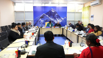 'राज्यले २ अर्ब लगानी नगरे हेटौँडा र उदयपुर सिमेन्ट उद्योग बन्द हुन्छ'