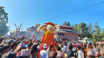 देउवा दम्पती उग्रतारा मेलामा