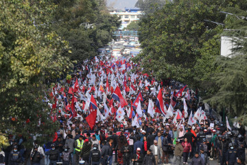 दश तस्वीरमा हेर्नुस् काठमाडाैंमा एमालेको शक्ति प्रदर्शन