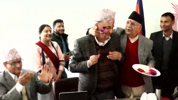 पार्टी कार्यालय च्यासलमा एमाले नेताहरूले मनाए होली