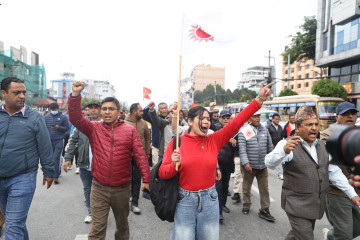 प्रहरीको घेराभित्र एमालेको कोणसभा, महेश देखिएनन्