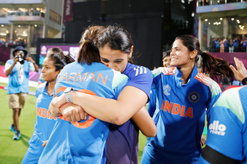 भारतद्वारा अस्ट्रेलियामाथि ऐतिहासिक जित दर्ता गर्दै महिला विश्वकप फाइनलमा स्थान सुरक्षित