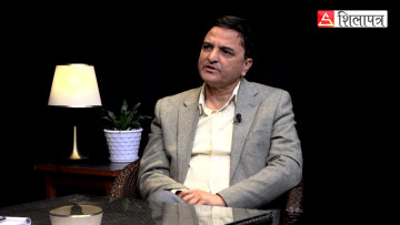 आफ्‌नो संकट व्यवस्थापनका लागि पार्टीभित्र संकट थोपर्नु हुँदैन: योगेश भट्टराई (अन्तर्वार्ता)