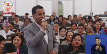 सरकारमाथि दुलालको व्यंग्य– आलोचना नगरौँ, सरकारले जे गर्छ राम्रै गर्छ