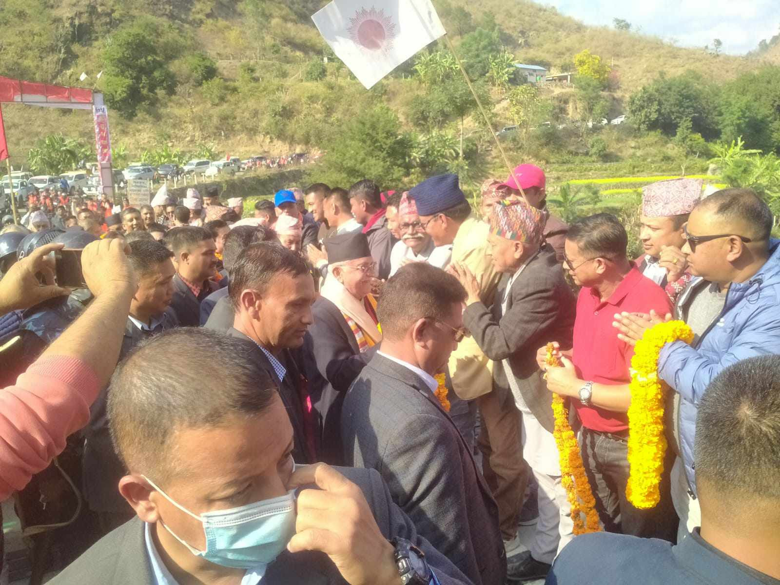 कोशी पुग्यो एमालेको मध्यपहाडी यात्रा
