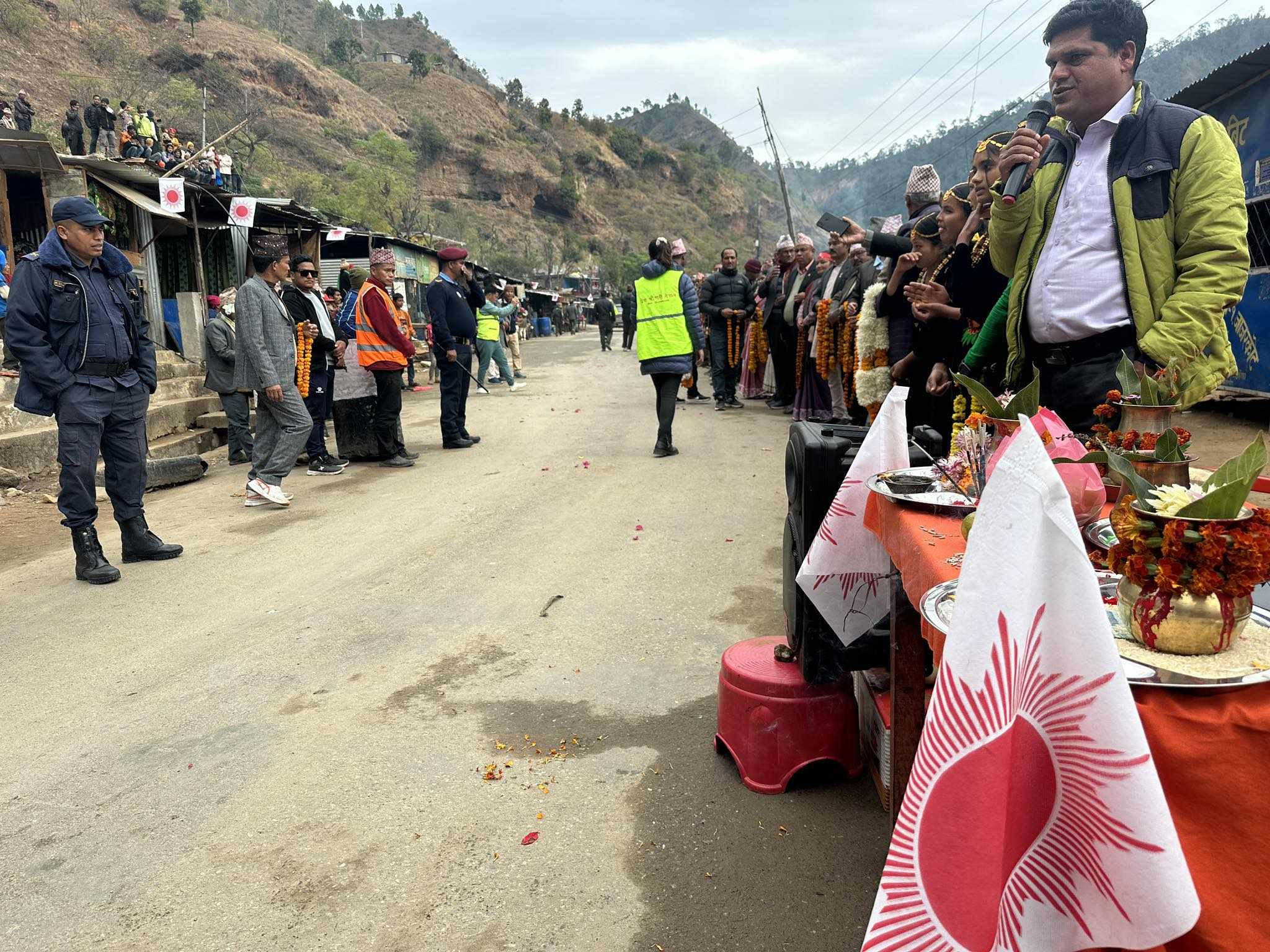 मध्यपहाडीको बाटो नहुँदा भेरी कोरिडोर लाग्यो एमाले अभियान