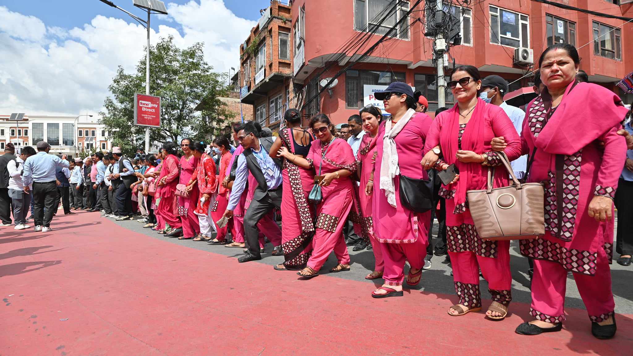 माइतीघरमा शिक्षकहरूको देउडा नाँच (तस्वीरहरू) 