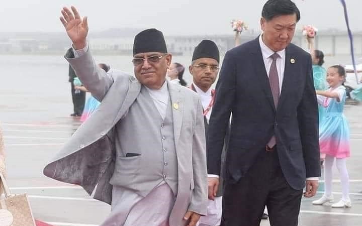 बेइजिङ पुगे प्रधानमन्त्री प्रचण्ड 