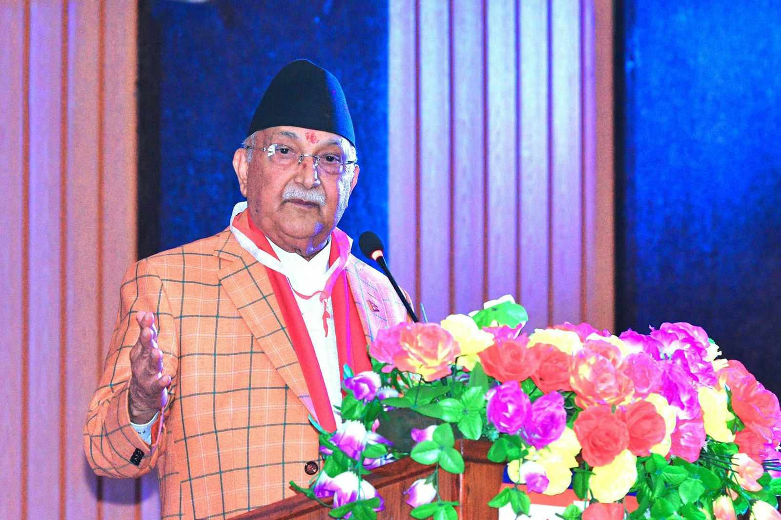 ढुंगा हान्ने कुरा होइन, बसेर छलफल गरौँ : ओली 