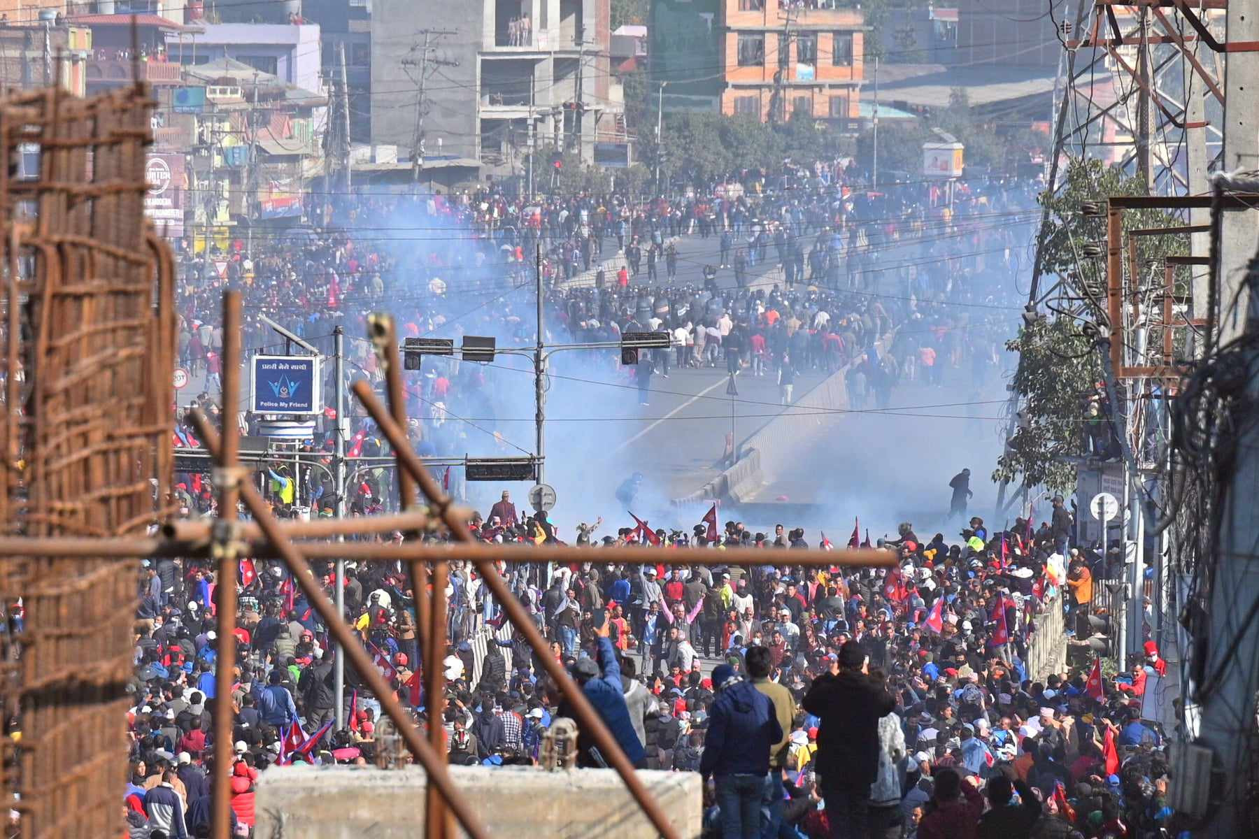 बल्खुमा स्थिति तनावग्रस्त, प्रहरीले हान्यो अश्रु ग्यास