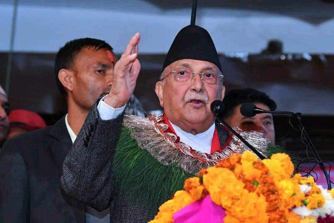 गठबन्धन सरकारले निम्त्याएका बेथिति टुलुटुलु हेरेर बस्न सकिँदैन : ओली 