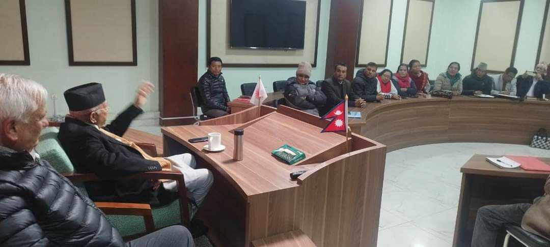 कर्णालीका केन्द्रीय सदस्यलाई काठमाडाैं बोलाएर ओलीले भने- केन्द्रको निर्णय नमान्ने एमाले हुनसक्दैन 