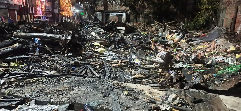 मनोरञ्जनका लागि पड्काएको रकेट बमबाट आगलागी, ५० लाखभन्दा बढीको क्षति