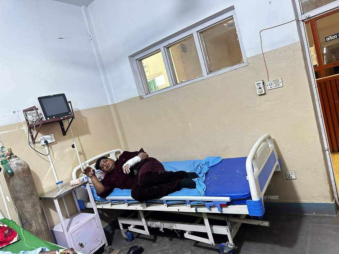 कृष्णभिरमा जिप दुर्घटना हुँदा पूर्वमन्त्री अब्दुल खान घाइते