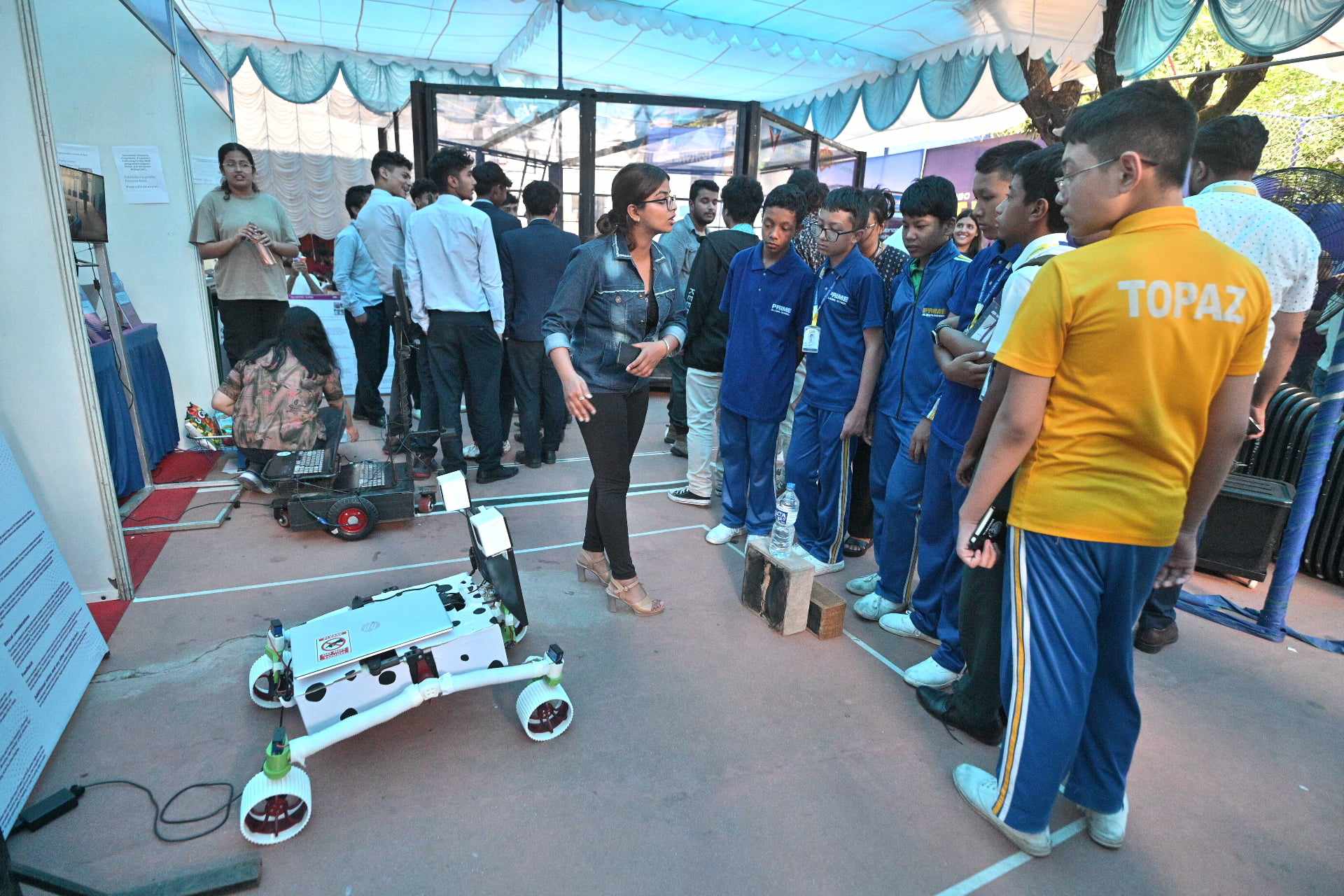 एआई, रोबोट र साइबर सुरक्षासम्बन्धी प्रदर्शनी (तस्वीरहरू)