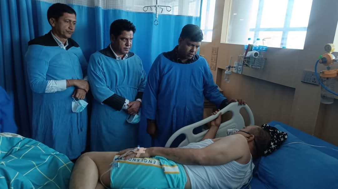 धनगढीका मेयर हमाललाई उपचारका लागि दिल्ली लगियो