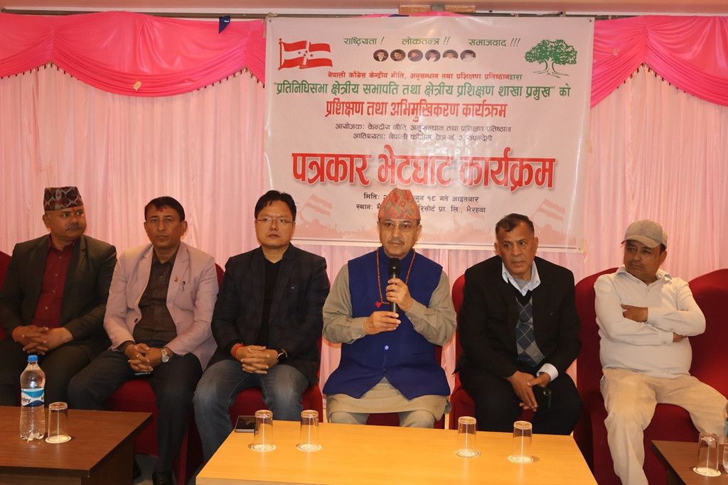 संविधान संशोधन गर्न एक महिनाभित्रै कांग्रेस–एमालेको संयन्त्र बन्ने पूर्णबहादुरको दाबी