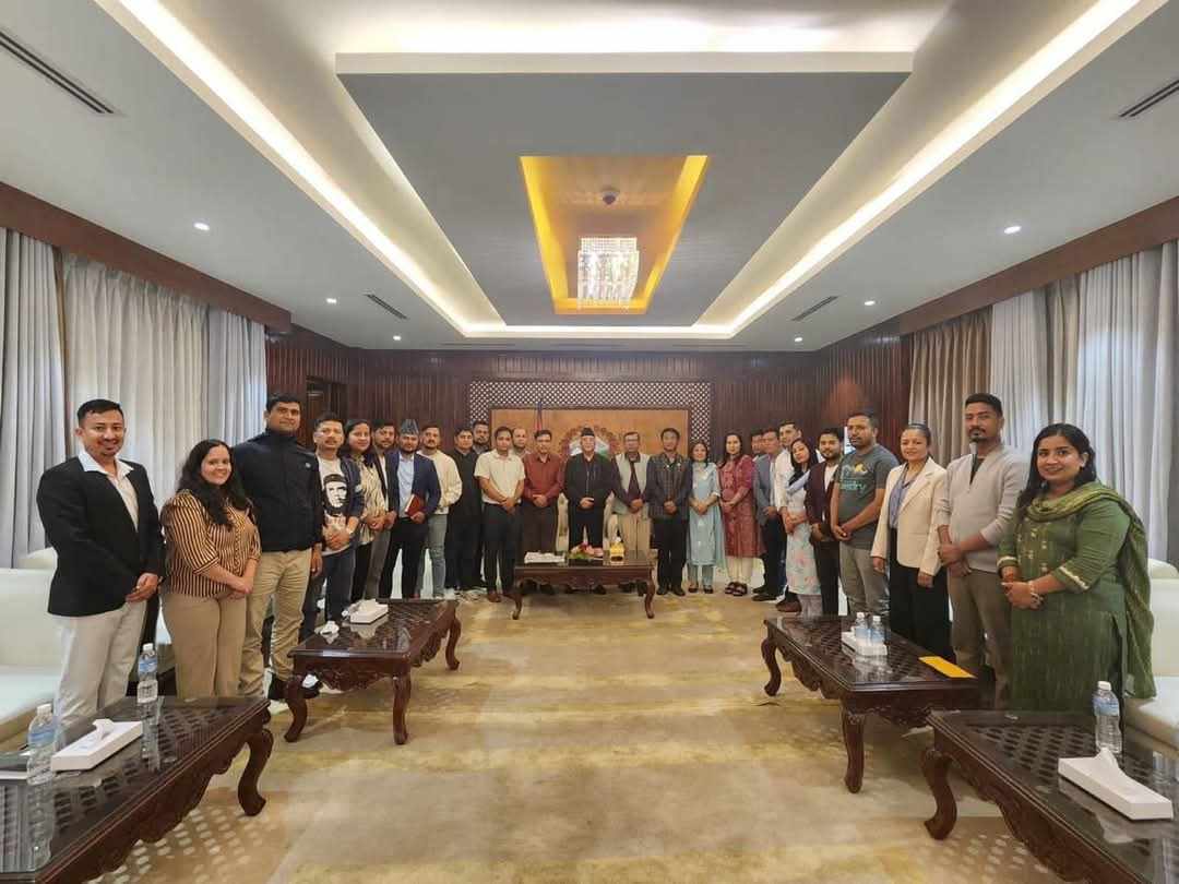 मध्यरातमा अखिल नेतालाई बोलाएर ओलीले भने - जसरी पनि सर्वसम्मत गर्नू