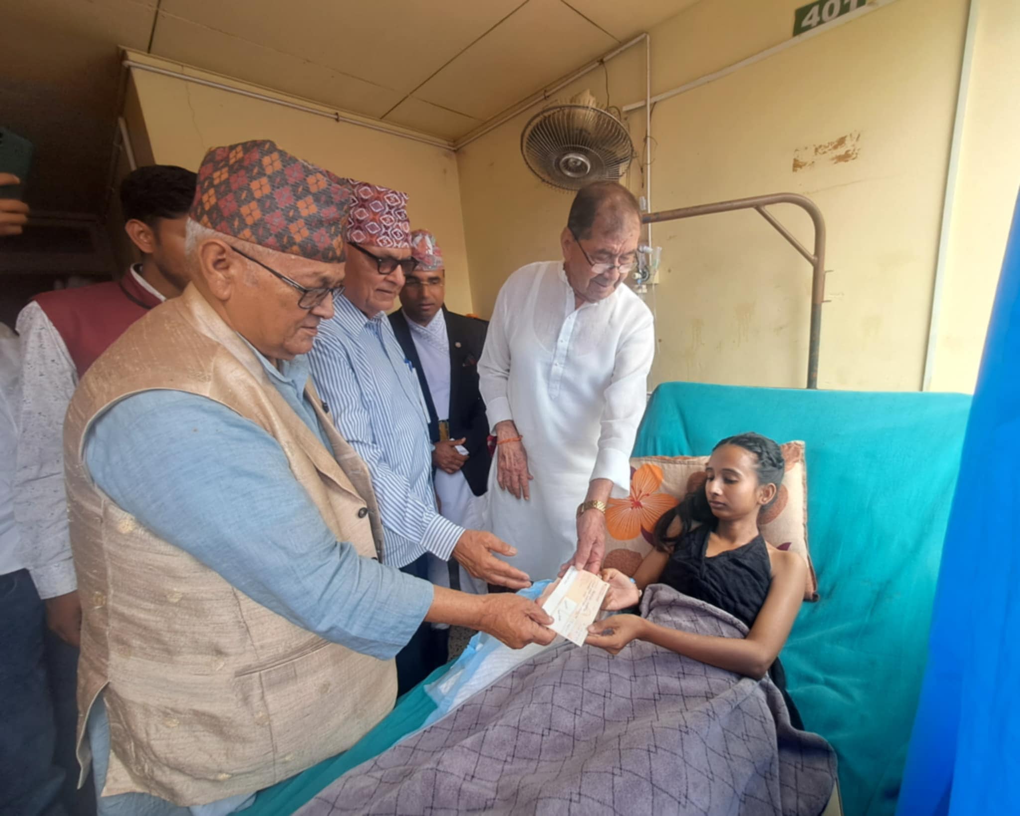 तीनकुने घटना: गोली लागेर घाइते भएकी रेविकालाई राजावादीहरूले गरे आठ लाख सहयोग