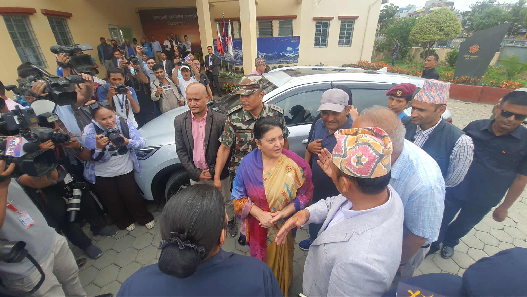 एमाले मुख्यालयमा विद्याका पाइला