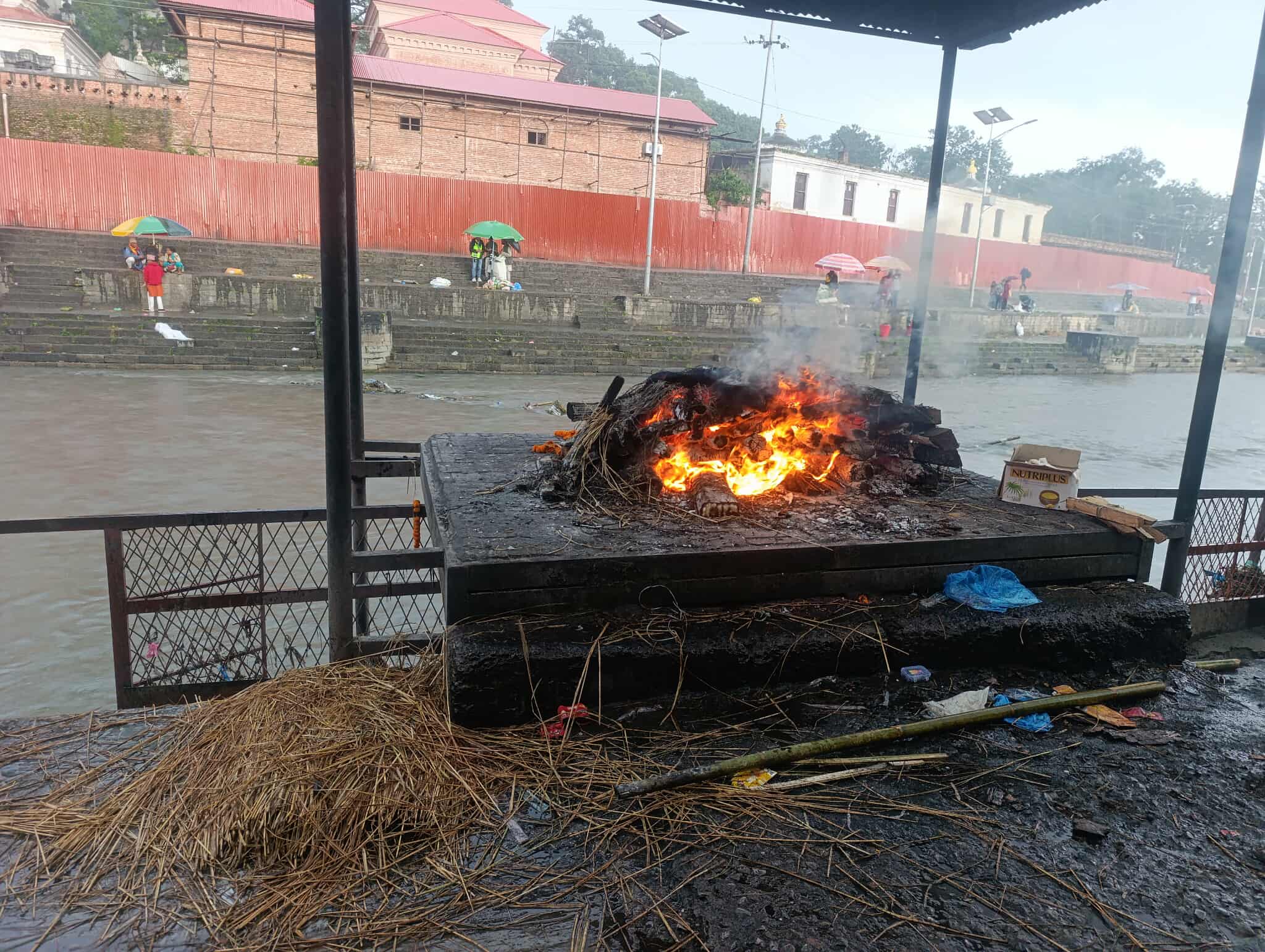 हजाराैँको भिडमा गोली लागेर ढलेका श्रीयमको अन्त्येष्टिमा परिवारमात्रै, तस्वीर भाइरल भएकोमा परिवारको दु:खेसो