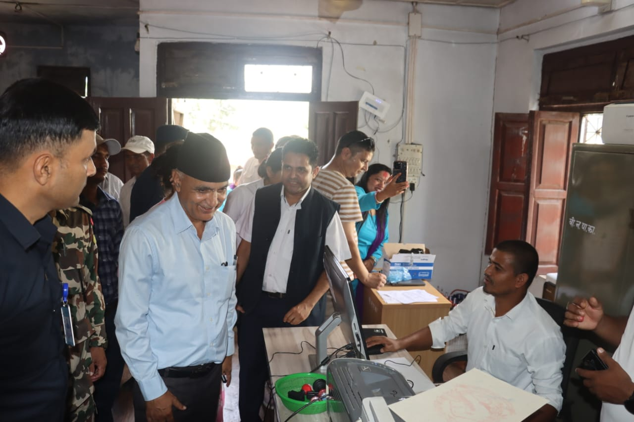 जलेकै भए पनि वडाबाटै सेवा दिन वीरेन्द्रनगरका वडाध्यक्षलाई मुख्यमन्त्री कँडेलको निर्देशन
