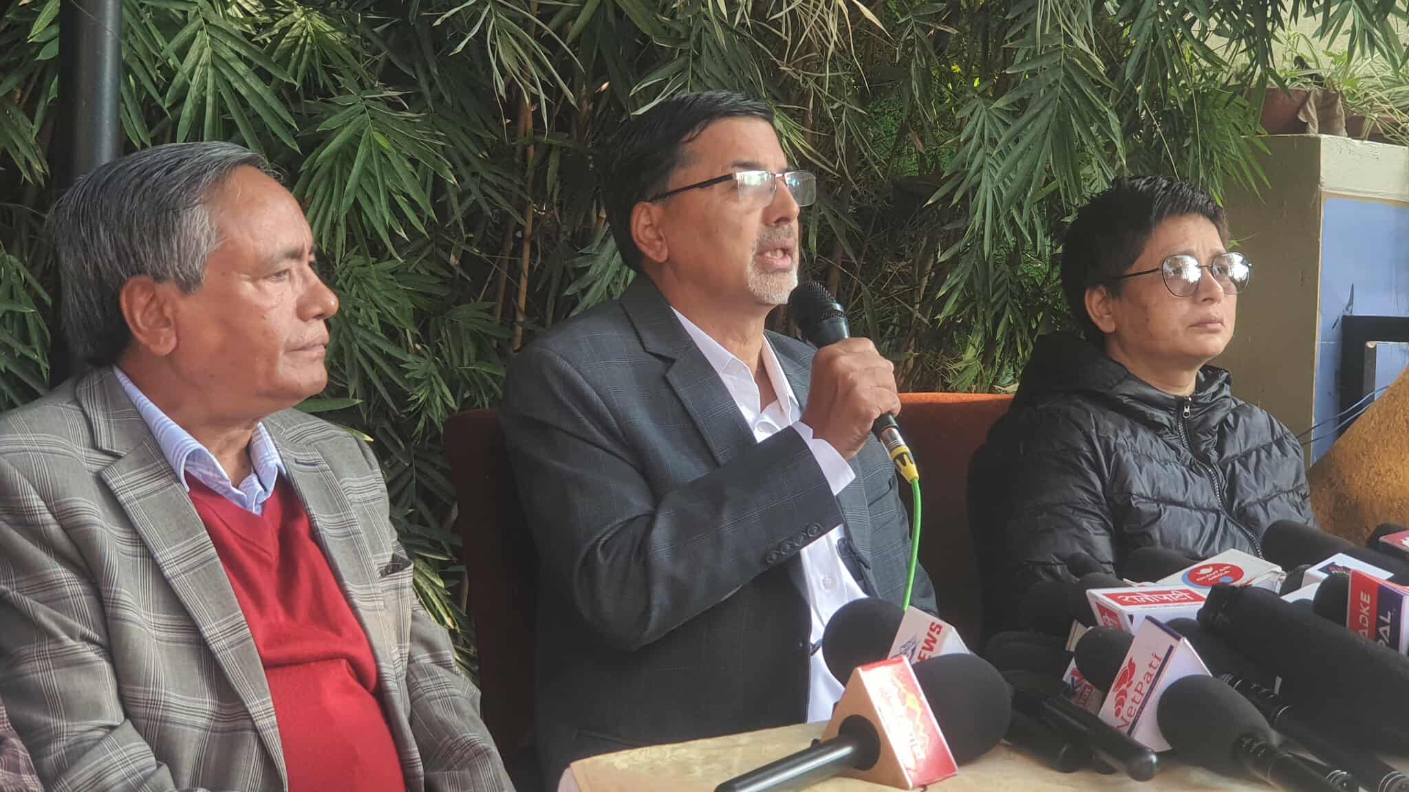 जनार्दन समूहको तेस्रो वरीयतामा थिइन् अञ्जना, प्रचण्डसँगै उभिइन्