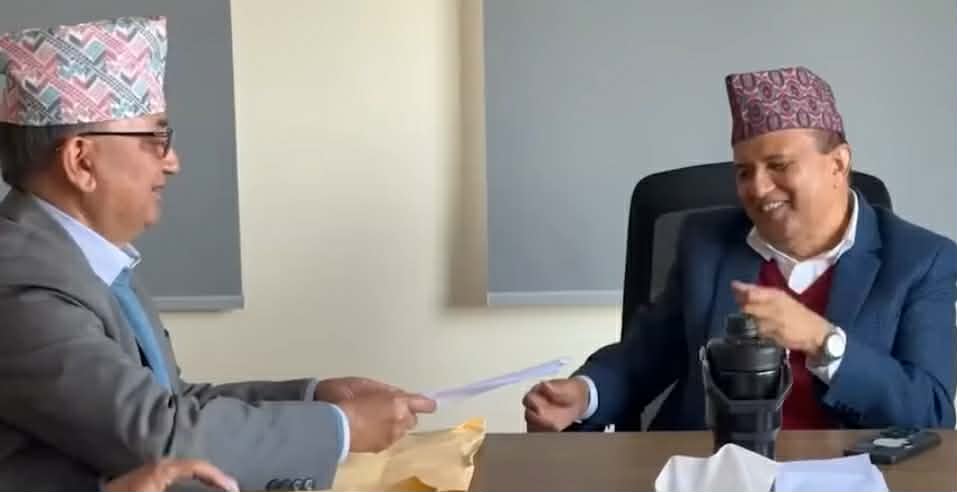 ओली नआएपछि पोखरेलले पार्टी कार्यालयमा बुझाए अवधारणापत्र