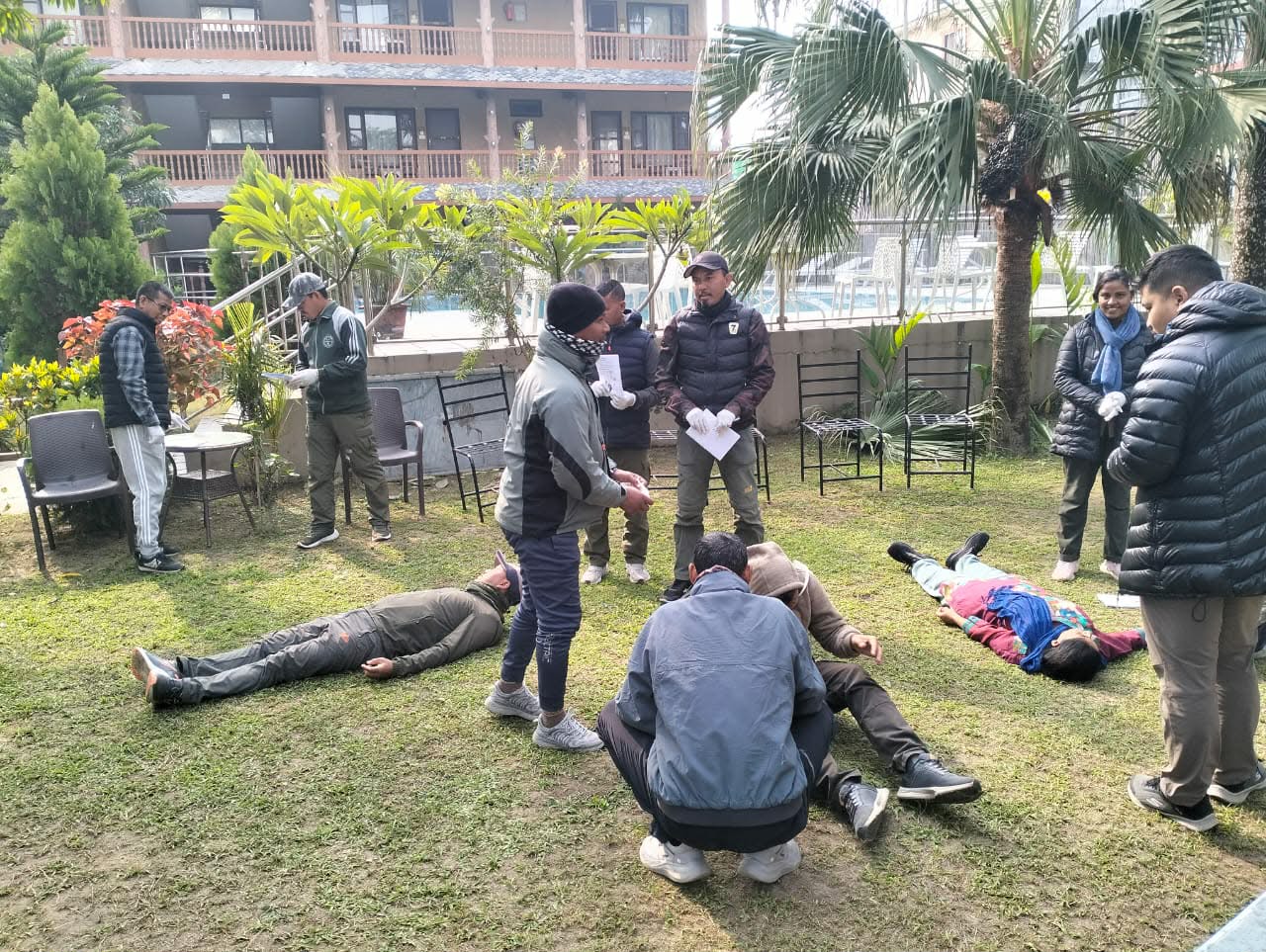 चितवनका जंगल सफारी गाइडलाई वाइल्डरनेस फस्ट-एड तालिम