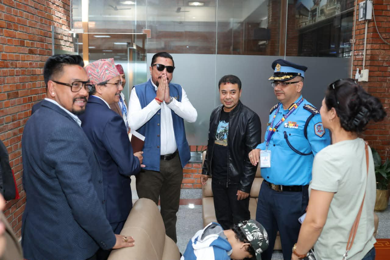 अन्तर्राष्ट्रिय सम्मेलनमा सहभागी भएर स्वदेश फर्किए ऊर्जामन्त्री श्रेष्ठ