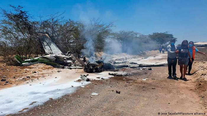 पेरुकाे नाज्का मरुभूमिमा पर्यटक बाेकेकाे विमान दुर्घटना, सात जनाको मृत्यु