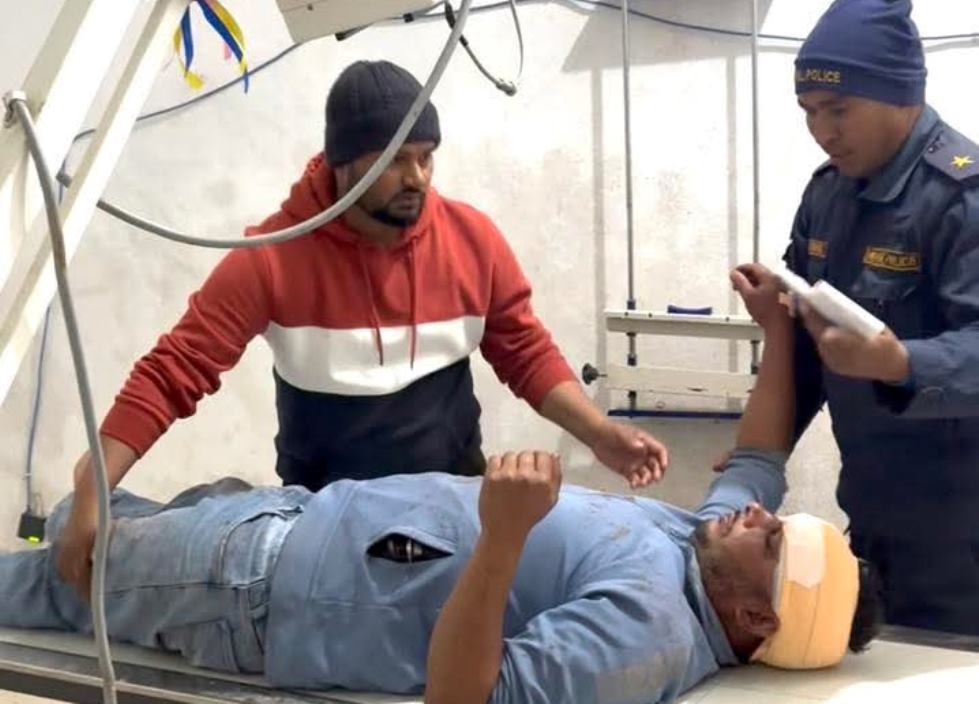 बैतडीमा एमाले र रास्वपाका उम्मेदवार गाउँले, कुटपिटमा उत्रिए कार्यकर्ता