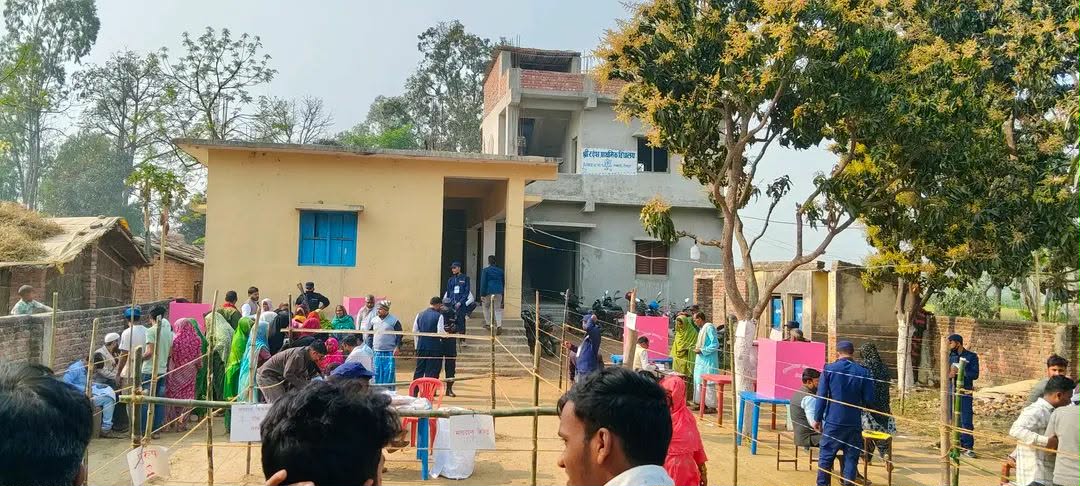 धनुषामा अहिलेसम्म ५० प्रतिशत मतदान
