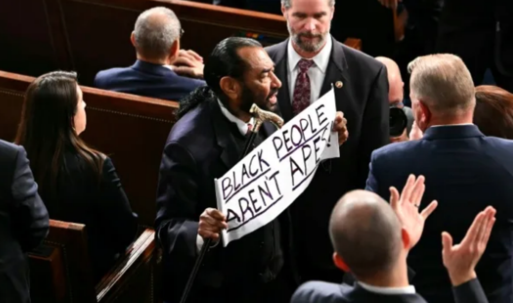 ट्रम्पको सम्बोधनमा सांसदको आपत्ति– अश्वेत  चिम्पाञ्जी होइनन्