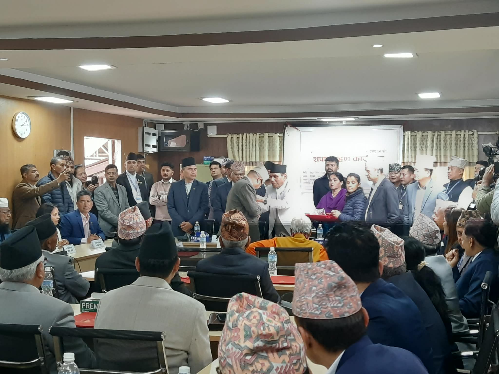 राष्ट्रियसभाका नयाँ सदस्यले लिए शपथ