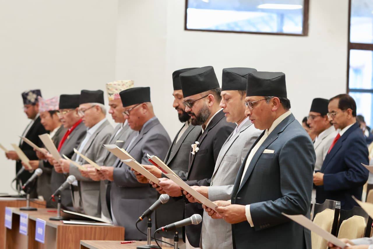 संसदमा हराएकाे एउटा प्रश्न– अबको प्रधानमन्त्री को ?