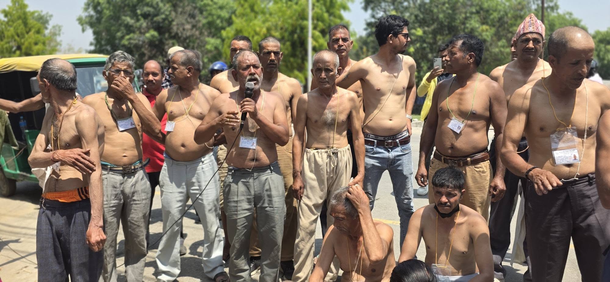 चर्को गर्मीमा आरक्षपीडितको अर्धनग्न प्रदर्शन, के–के छन् माग ?