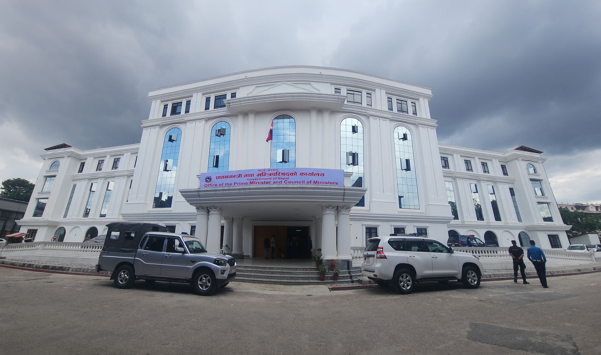 कानुनविपरीत चढिरहेका कर्मचारीबाट सरकारले खोस्यो ६ सय २२ गाडी