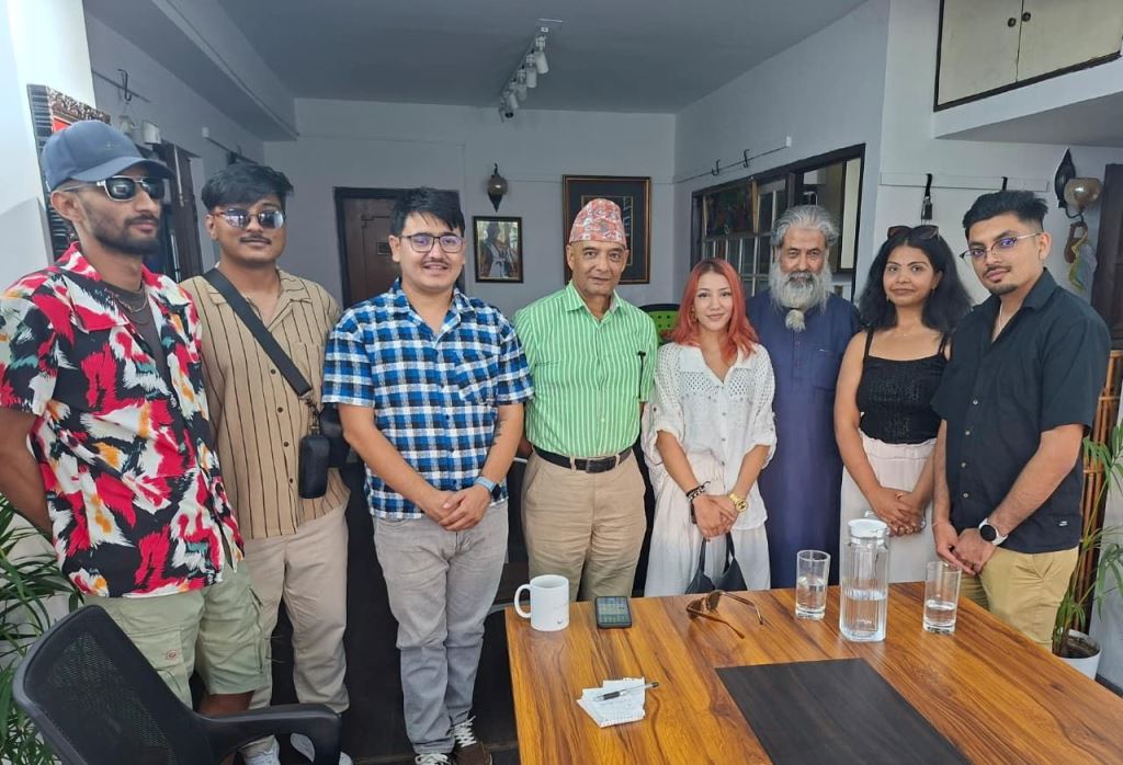 राष्ट्रवादी शक्ति निर्माणको कसरत, धवलशमशेरले गरे राजसंस्था पक्षधर जेन–जीसँग संवाद