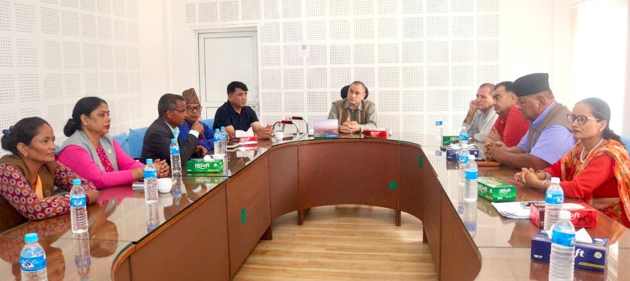 सुदूरपश्चिमका मुख्यमन्त्रीले दिए एमाले मन्त्रीहरूलाई एकघण्टे अल्टिमेटम