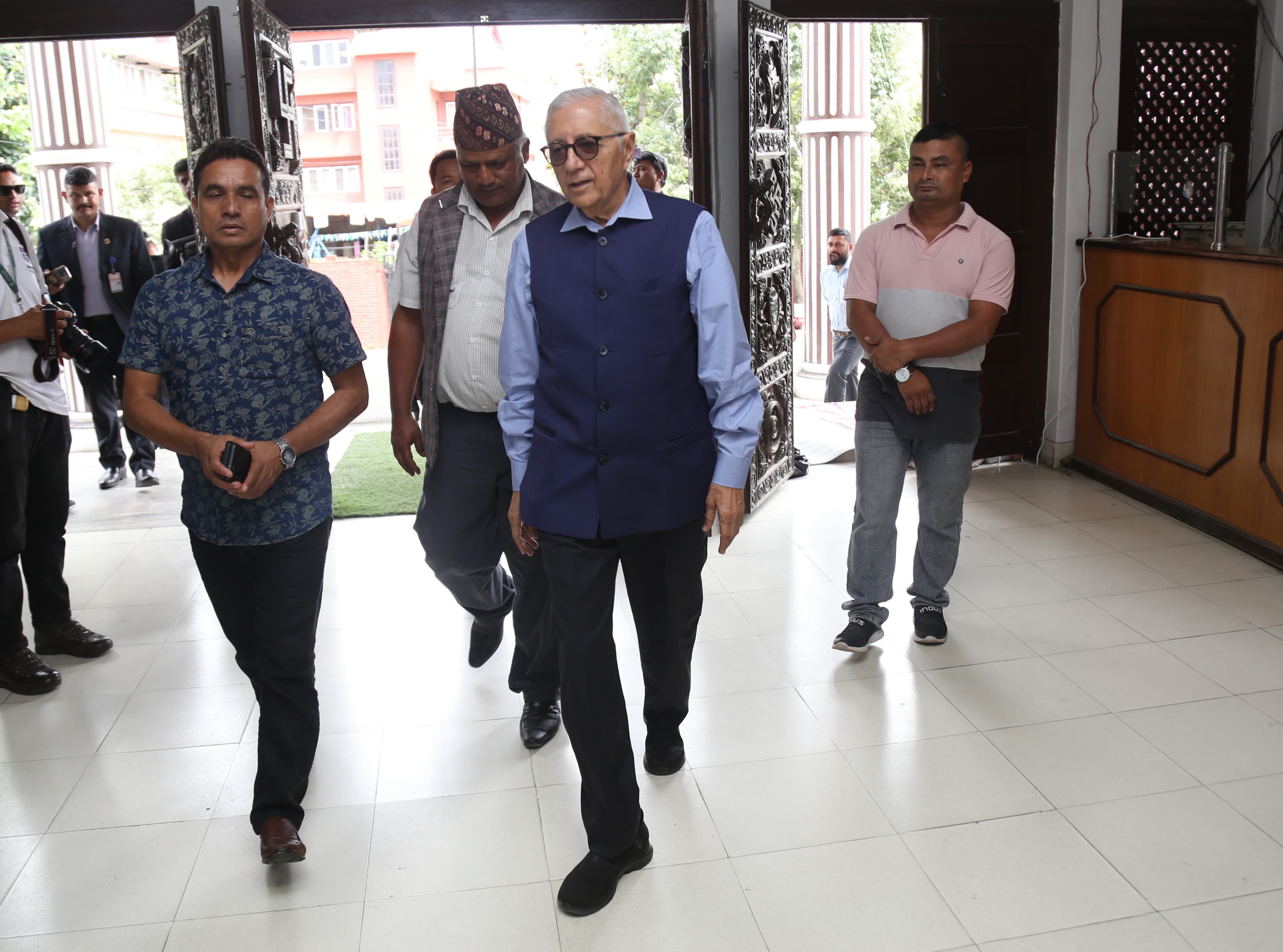 कुलिङ पिरियडमा भएको बदमासी सच्याउन संसद अवरोधको तयारीमा कांग्रेसको शेखर समूह