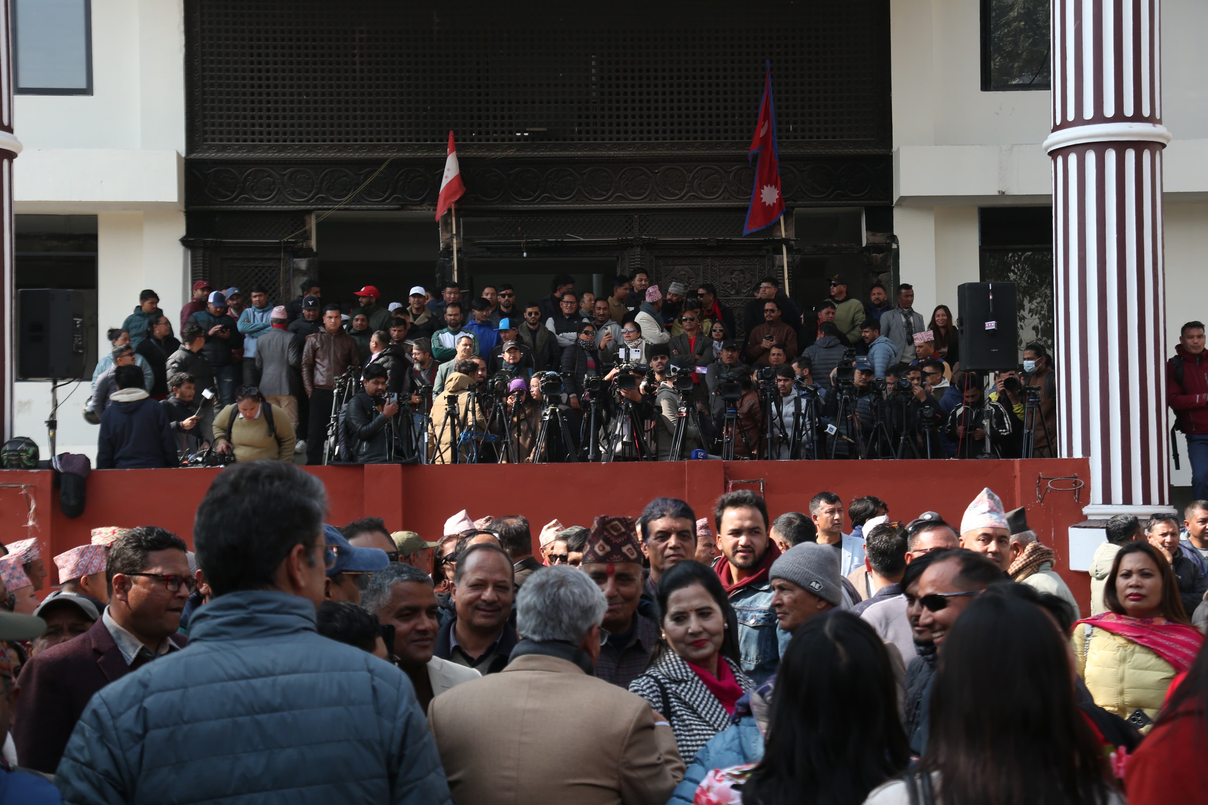 पदबहाली गर्न सानेपा पुगे सभापति गगन, ठूलो संख्यामा उपस्थित कार्यकर्ताले गरे स्वागत